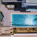 Villa Sky Line